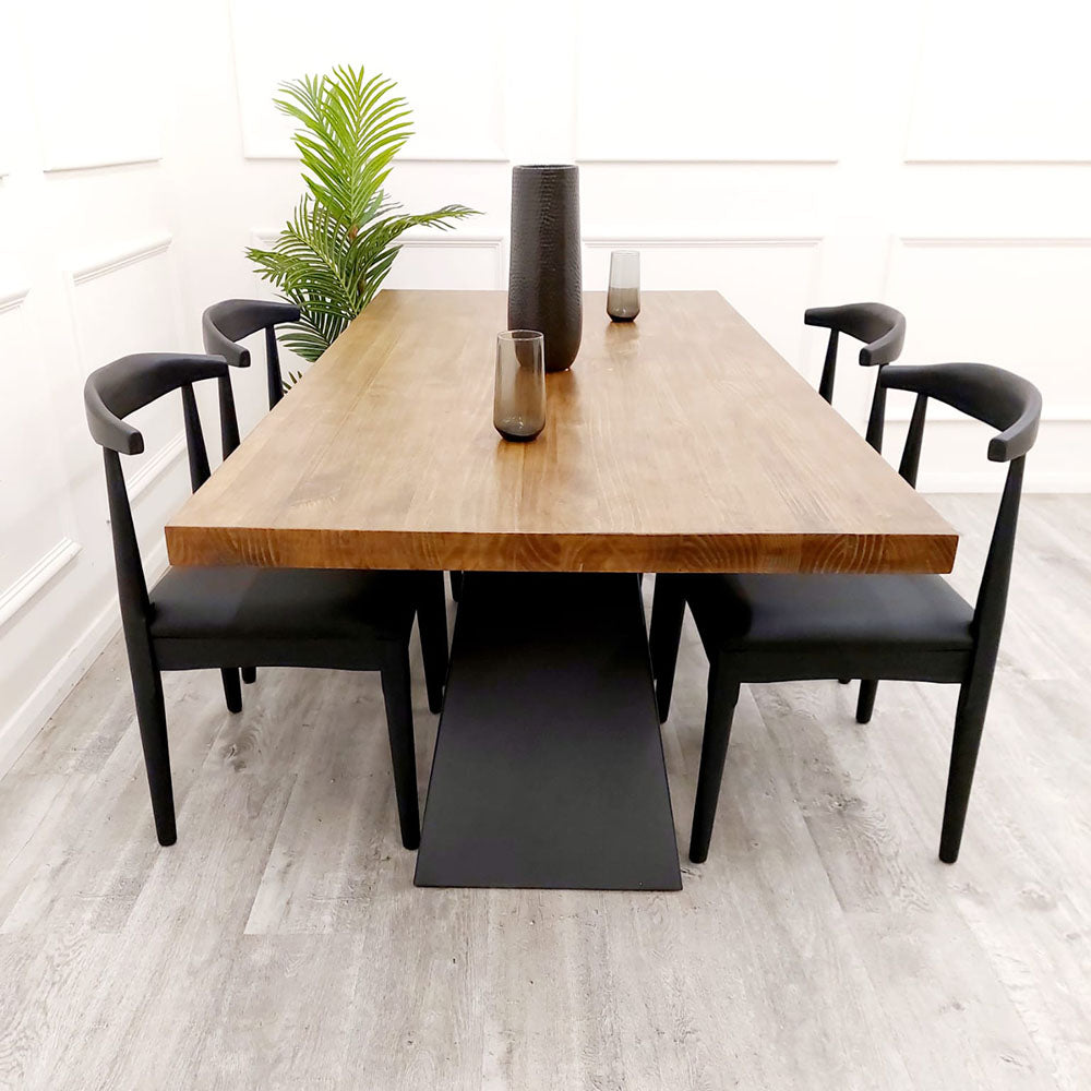 Axel 1.8 Dining Table