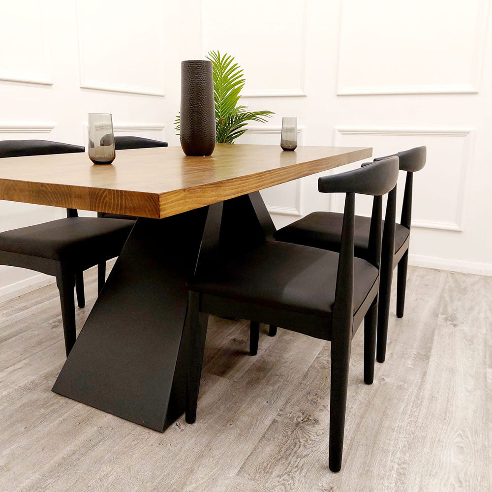 Axel 1.8 Dining Table