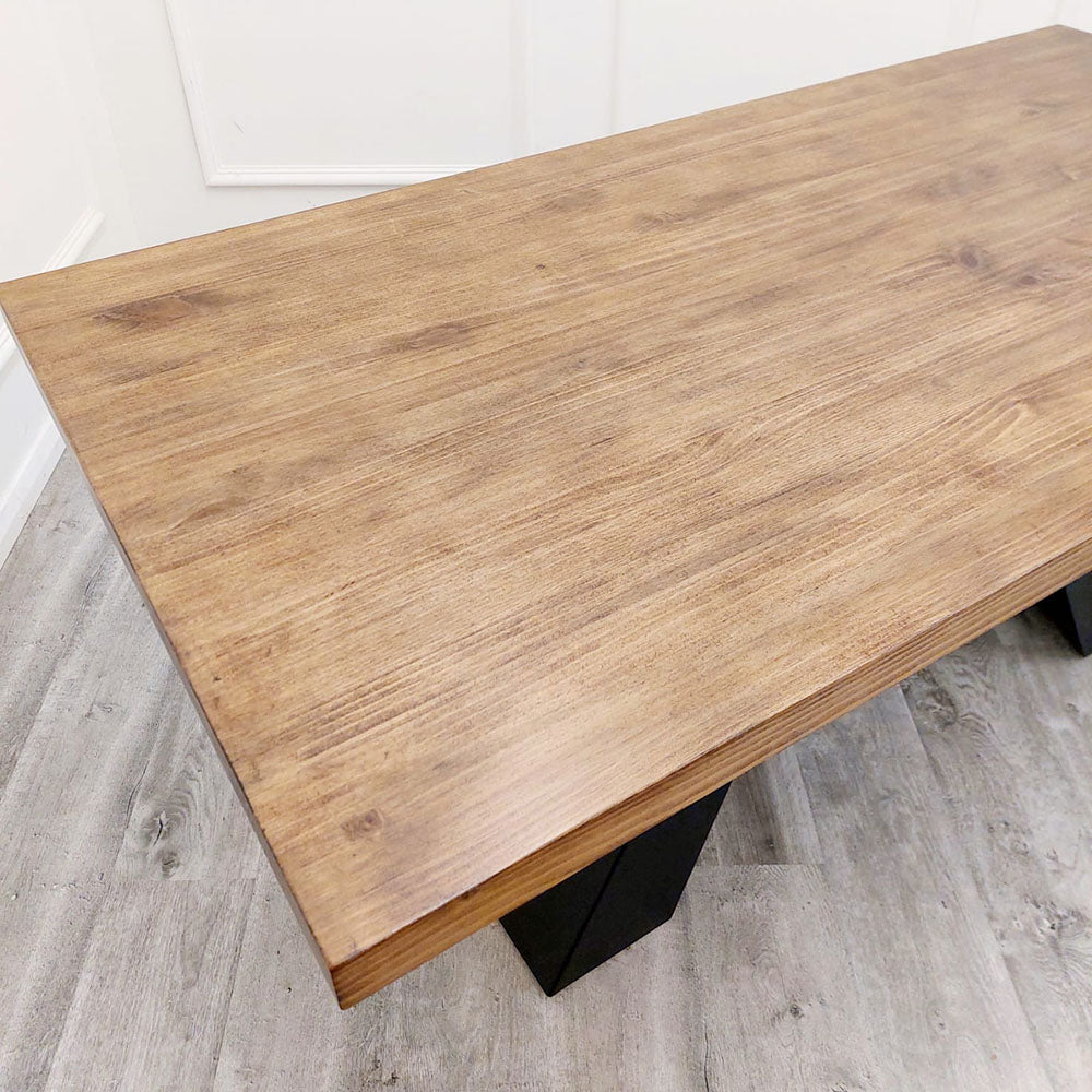 Axel 1.8 Dining Table